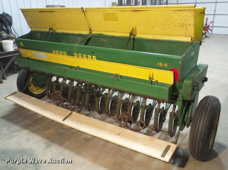 image for item DF9212 John Deere FB8 grain drill