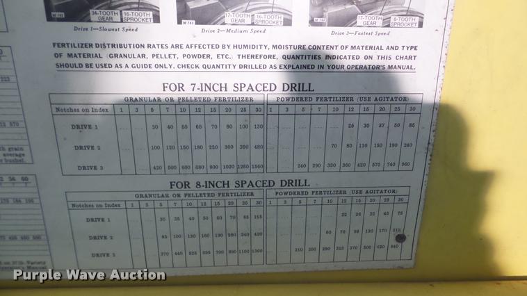 image for item DF9212 John Deere FB8 grain drill