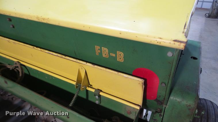 image for item DF9212 John Deere FB8 grain drill