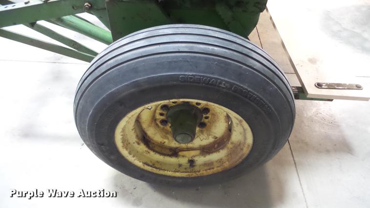 image for item DF9212 John Deere FB8 grain drill