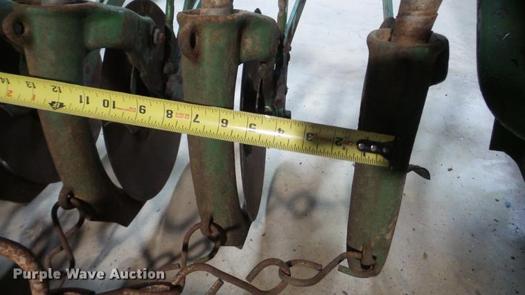 image for item DF9212 John Deere FB8 grain drill