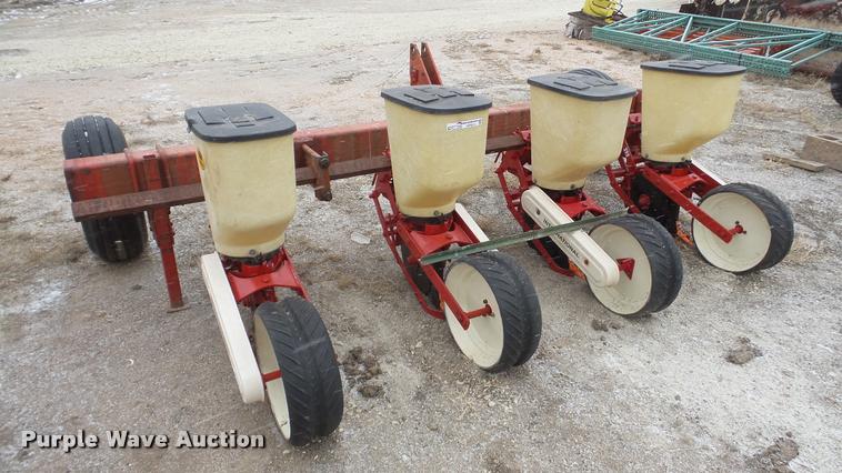 image for item DF9213 International 295 planter