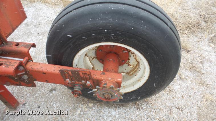 image for item DF9213 International 295 planter