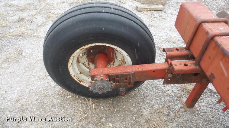 image for item DF9213 International 295 planter