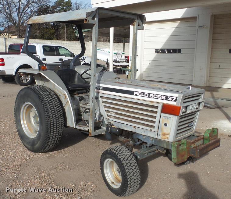 image for item DF9216 White Field Boss 37 tractor