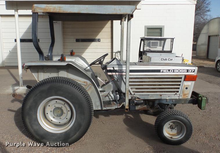 image for item DF9216 White Field Boss 37 tractor