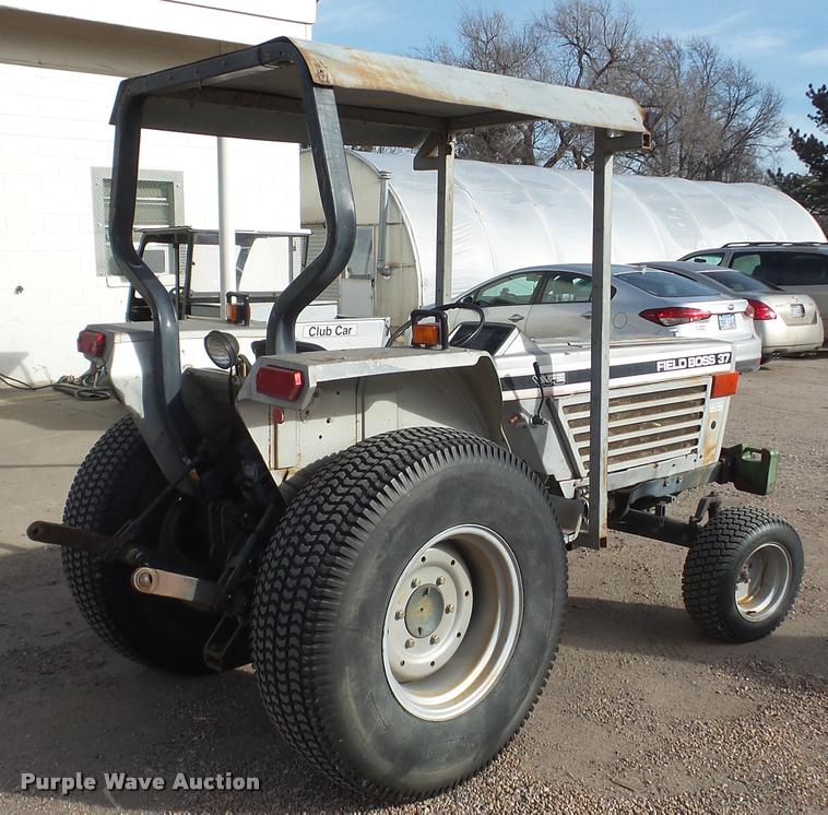 image for item DF9216 White Field Boss 37 tractor