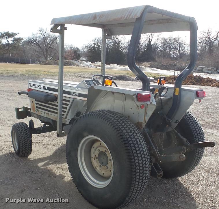 image for item DF9216 White Field Boss 37 tractor