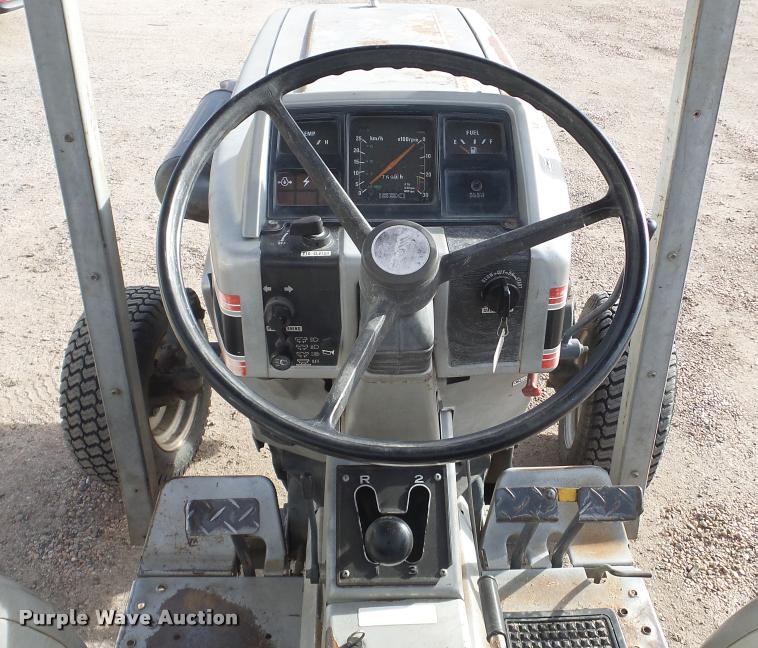 image for item DF9216 White Field Boss 37 tractor