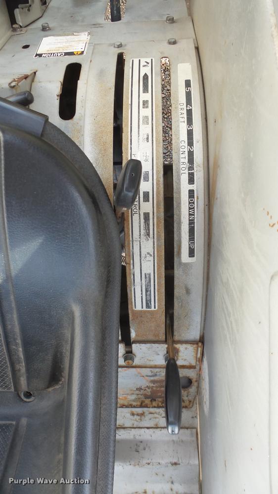 image for item DF9216 White Field Boss 37 tractor