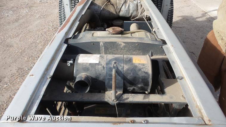 image for item DF9216 White Field Boss 37 tractor