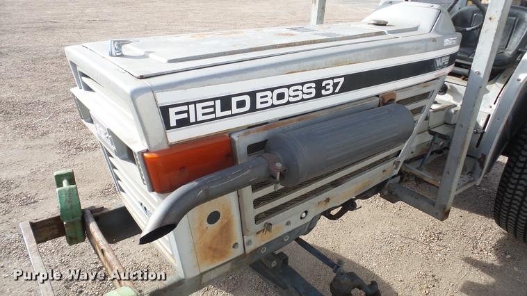 image for item DF9216 White Field Boss 37 tractor
