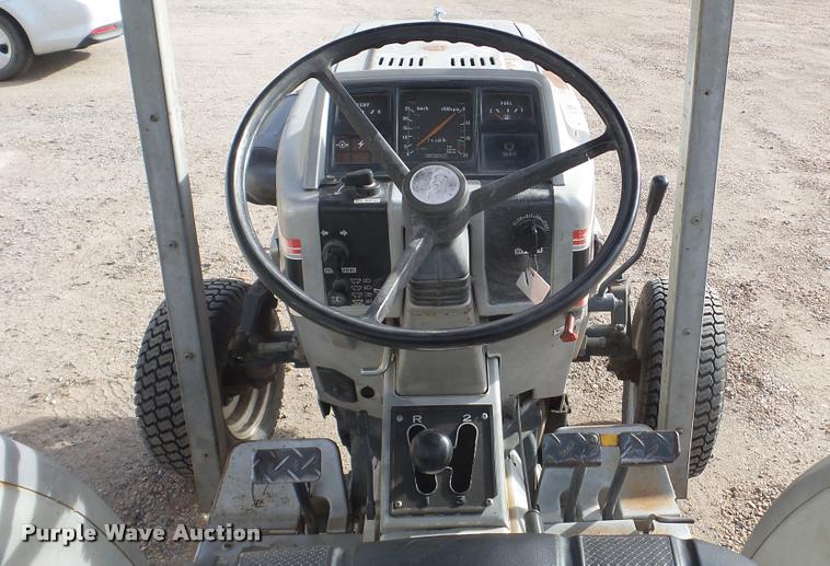 image for item DF9216 White Field Boss 37 tractor