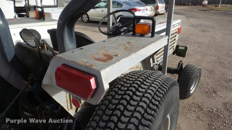 image for item DF9216 White Field Boss 37 tractor