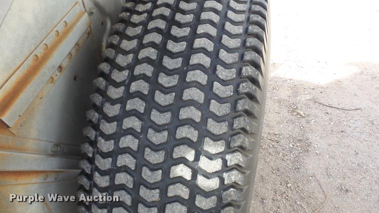 image for item DF9216 White Field Boss 37 tractor