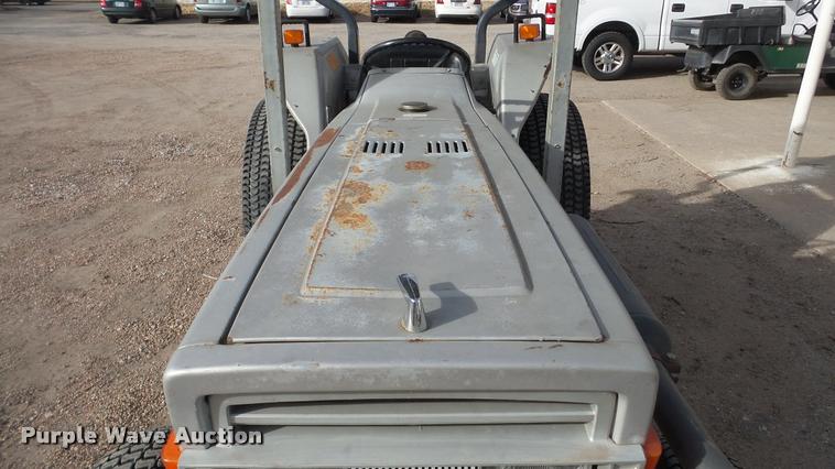 image for item DF9216 White Field Boss 37 tractor