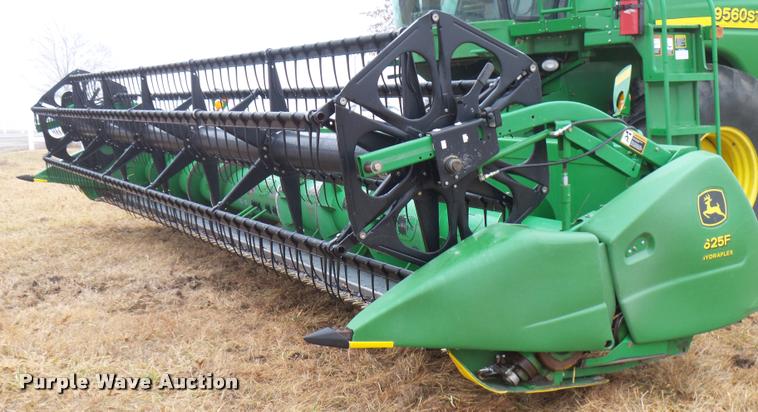 image for item F1007 2004 John Deere 625F flex head