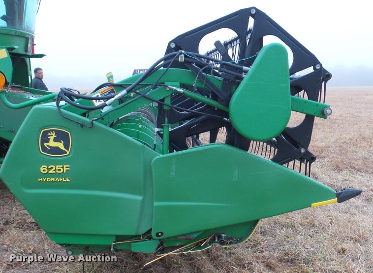 image for item F1007 2004 John Deere 625F flex head