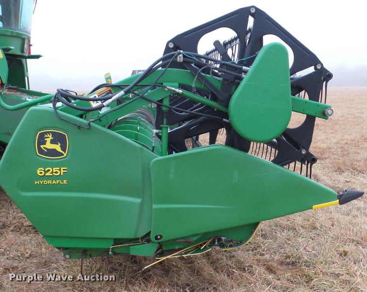 image for item F1007 2004 John Deere 625F flex head