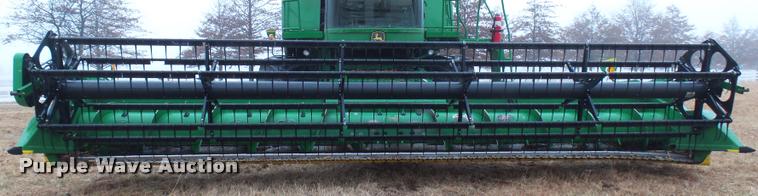 image for item F1007 2004 John Deere 625F flex head