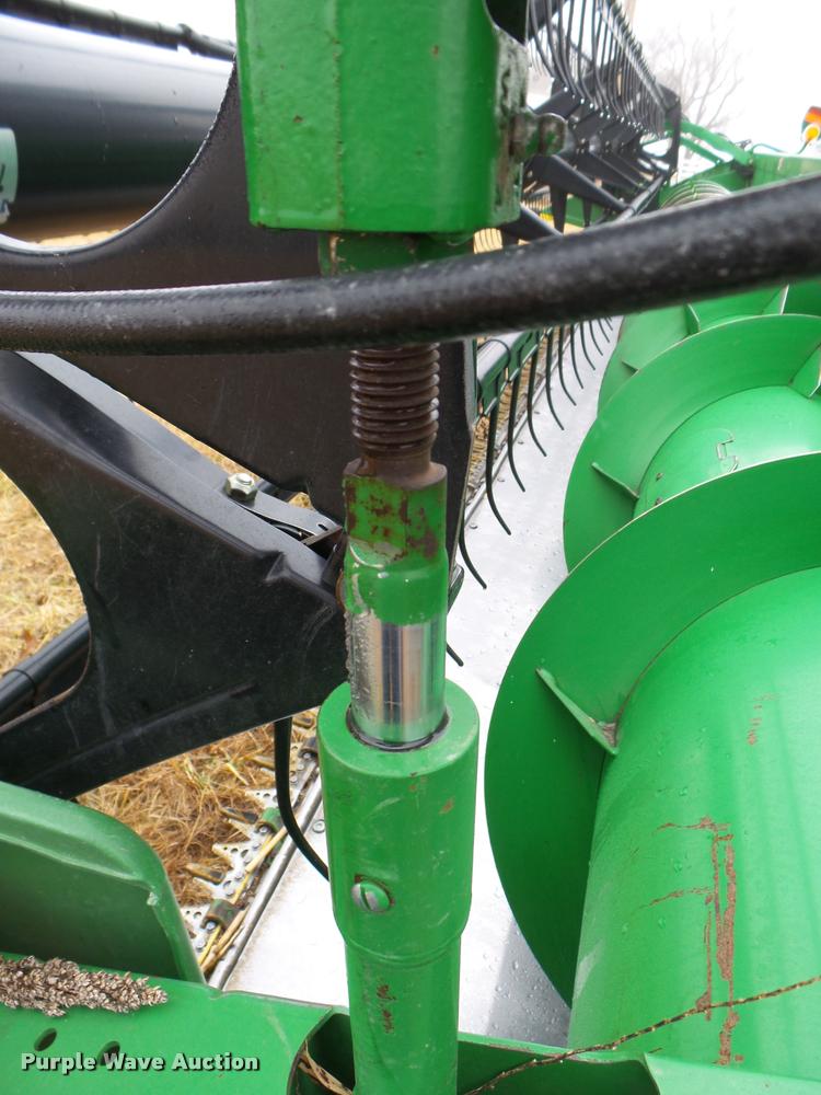 image for item F1007 2004 John Deere 625F flex head