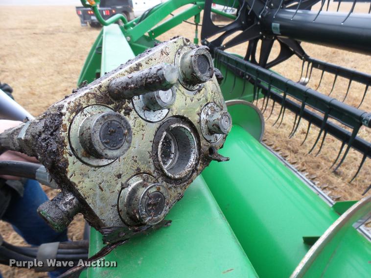 image for item F1007 2004 John Deere 625F flex head