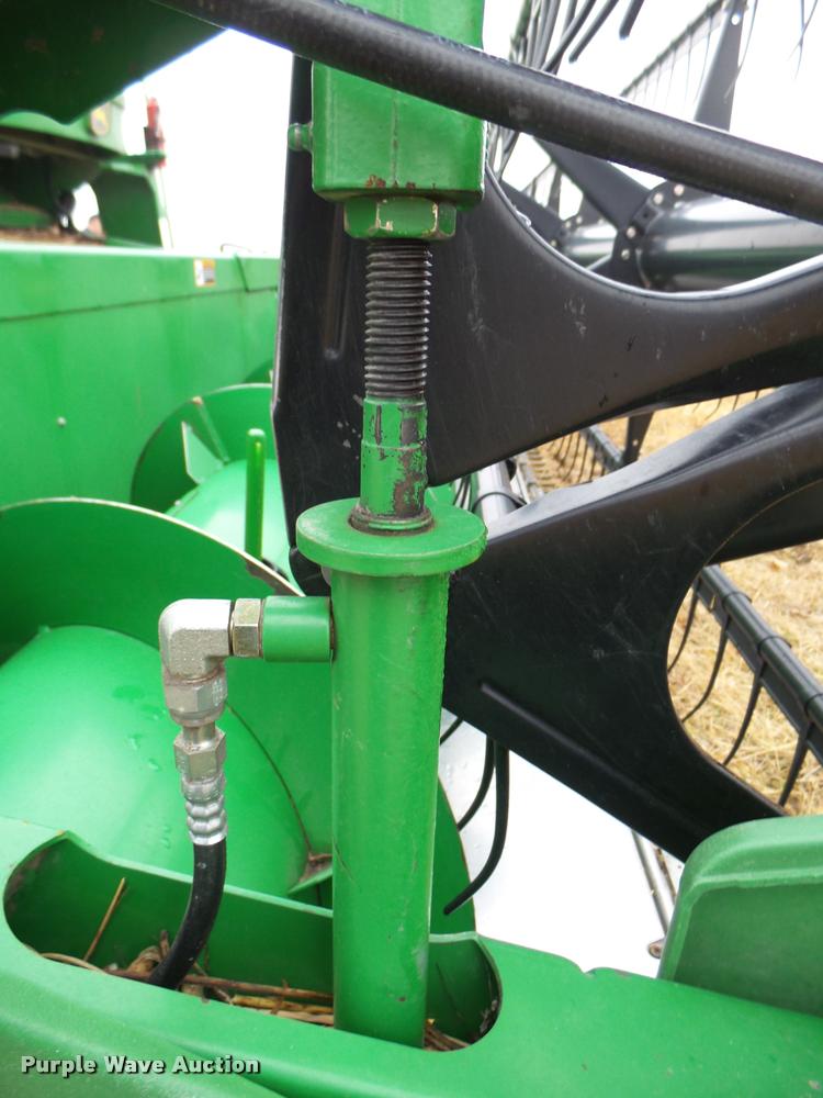 image for item F1007 2004 John Deere 625F flex head