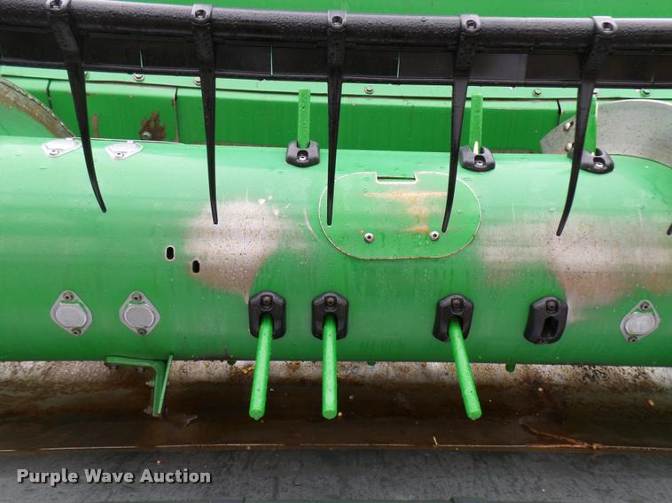 image for item F1007 2004 John Deere 625F flex head