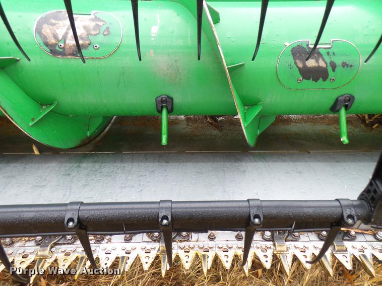 image for item F1007 2004 John Deere 625F flex head