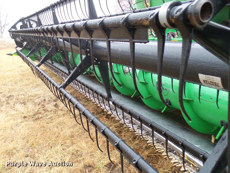 image for item F1007 2004 John Deere 625F flex head