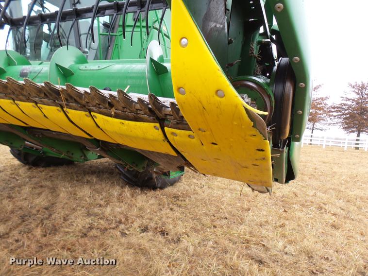 image for item F1007 2004 John Deere 625F flex head