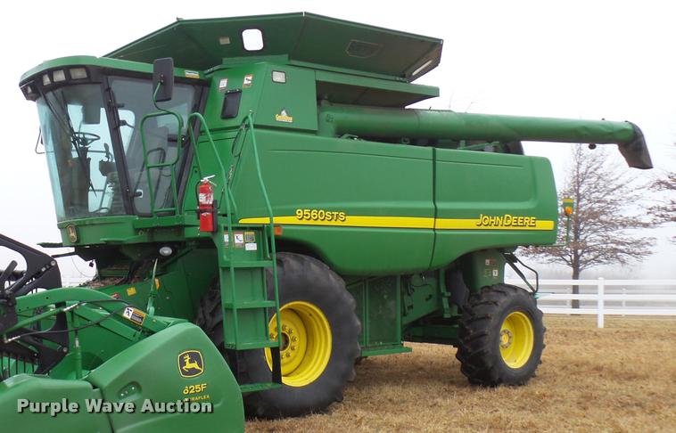 image for item F1008 2004 John Deere 9560 STS combine
