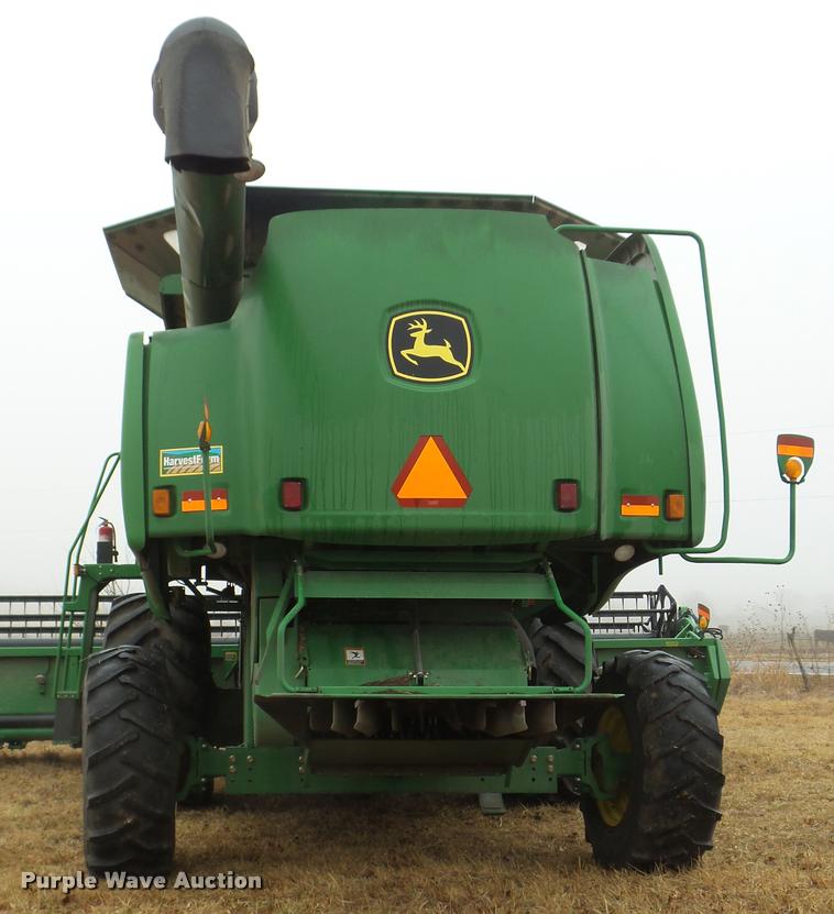 image for item F1008 2004 John Deere 9560 STS combine