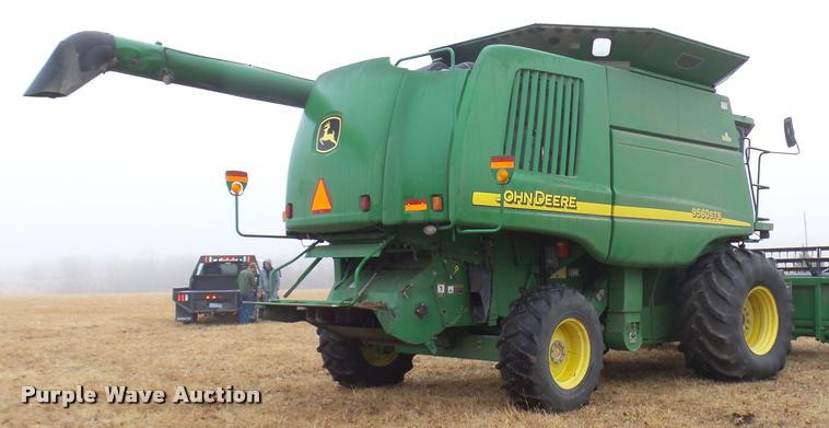 image for item F1008 2004 John Deere 9560 STS combine