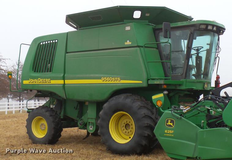 image for item F1008 2004 John Deere 9560 STS combine