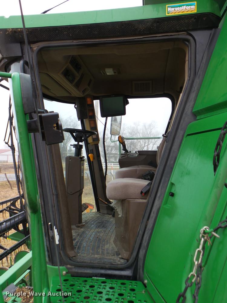 image for item F1008 2004 John Deere 9560 STS combine