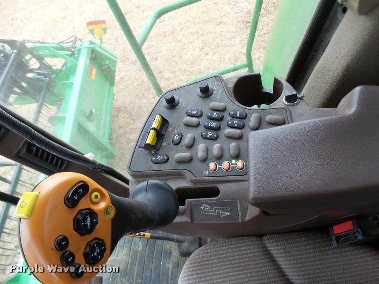 image for item F1008 2004 John Deere 9560 STS combine