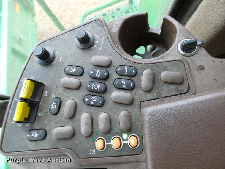 image for item F1008 2004 John Deere 9560 STS combine