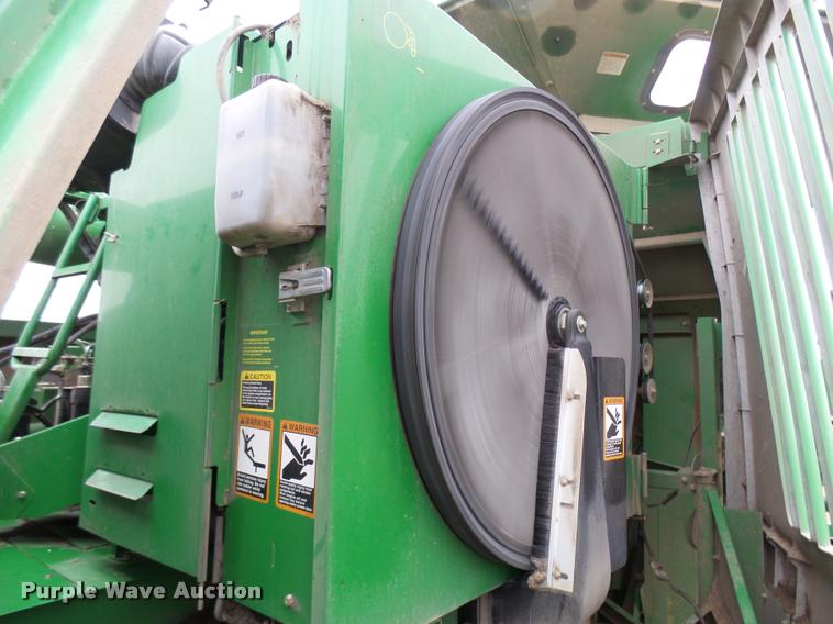 image for item F1008 2004 John Deere 9560 STS combine