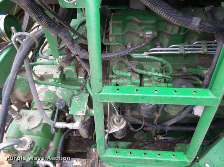 image for item F1008 2004 John Deere 9560 STS combine