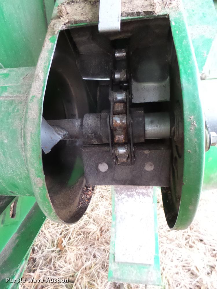 image for item F1008 2004 John Deere 9560 STS combine