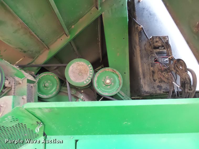 image for item F1008 2004 John Deere 9560 STS combine
