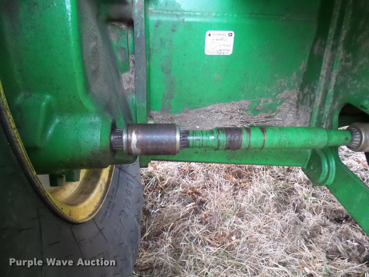 image for item F1008 2004 John Deere 9560 STS combine