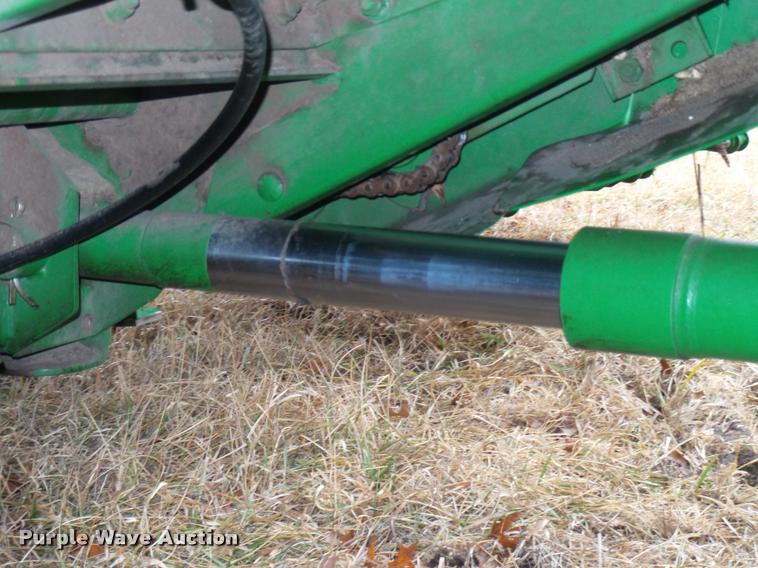 image for item F1008 2004 John Deere 9560 STS combine