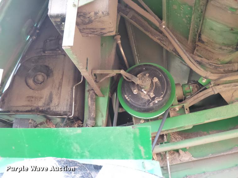 image for item F1008 2004 John Deere 9560 STS combine