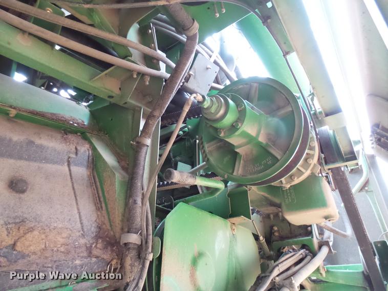 image for item F1008 2004 John Deere 9560 STS combine