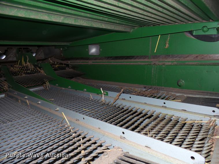 image for item F1008 2004 John Deere 9560 STS combine