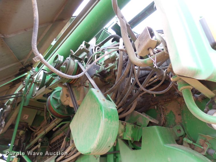 image for item F1008 2004 John Deere 9560 STS combine
