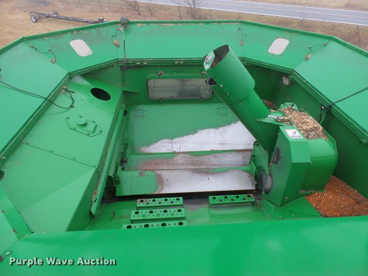 image for item F1008 2004 John Deere 9560 STS combine