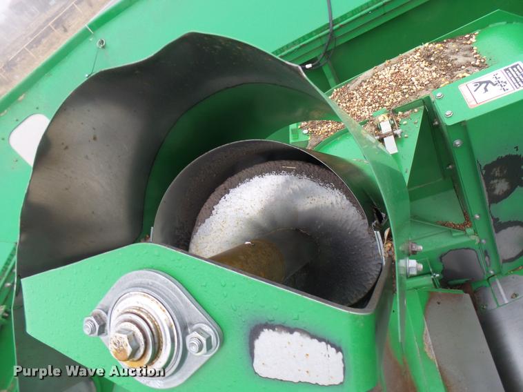 image for item F1008 2004 John Deere 9560 STS combine